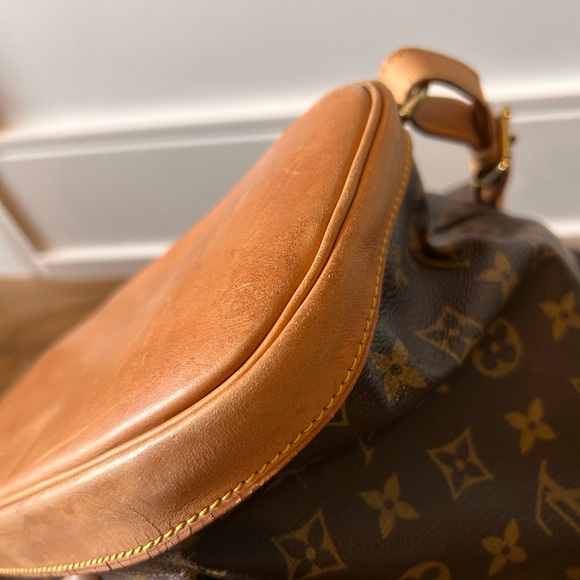 SOLD ‼️Authentic Louis Vuitton Montsouris GM - Picture 9 of 13